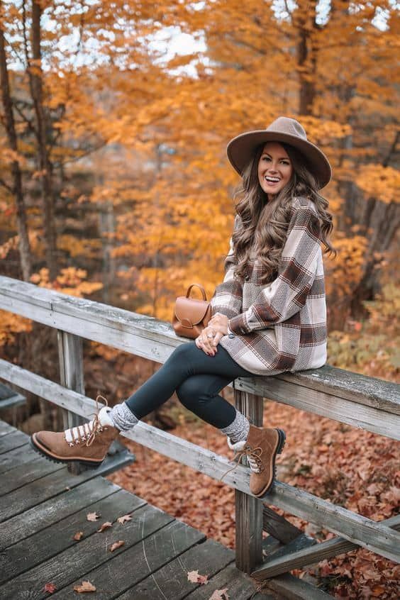 Brown Hat with Plaid Shirt, Leggings, and Lace-Up Boots Brown Hat with Plaid Shirt, Leggings, and Lace-Up Boots — Wide Brim Hat Outfits