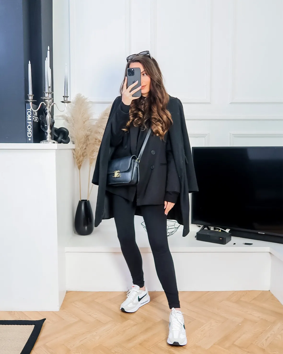 Oversized Coat Layered for Casual Chic — Black Outfits