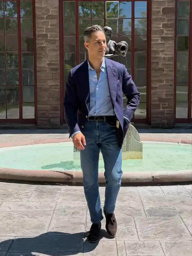 Sharp Smart Casual: Navy Double-Breasted Blazer and Jeans Sharp Smart Casual: Navy Double-Breasted Blazer and Jeans — Outfits for Men Over 40