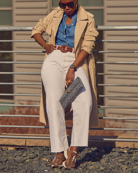 Off-White Wide-Leg Jeans with Trench Coat and Sneakers Off-White Wide-Leg Jeans with Trench Coat and Sneakers — Jeans Outfits