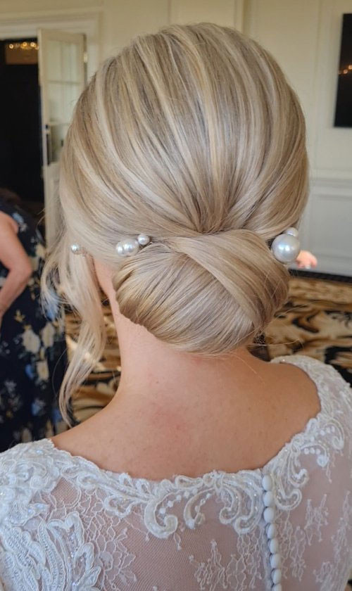 Blonde Chignon With Pearl Pins Blonde Chignon With Pearl Pins — Ballerina Bun