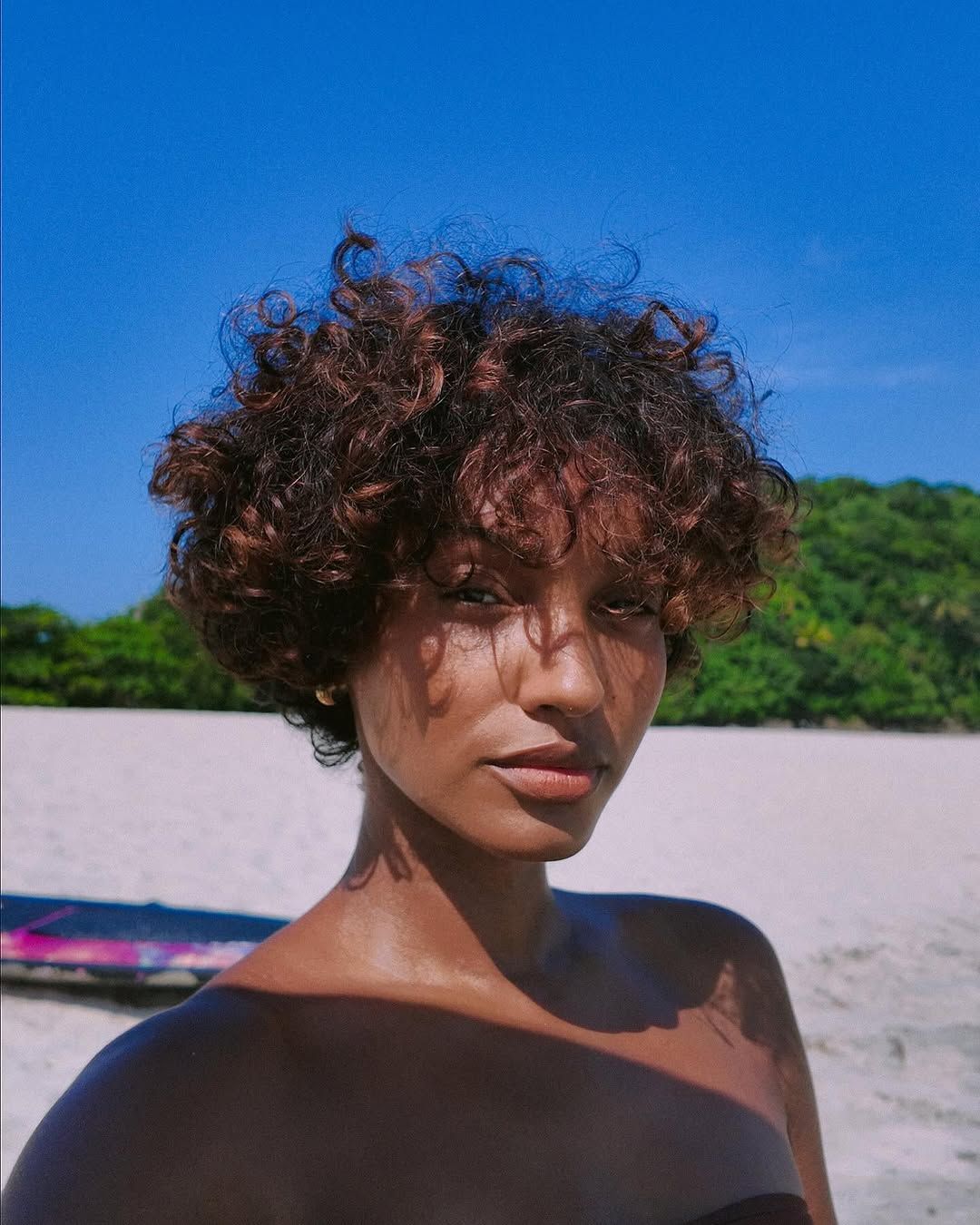темно-каштановый с рыжеватыми бликами Visual Idea — Pixie Cut for Thick Hair