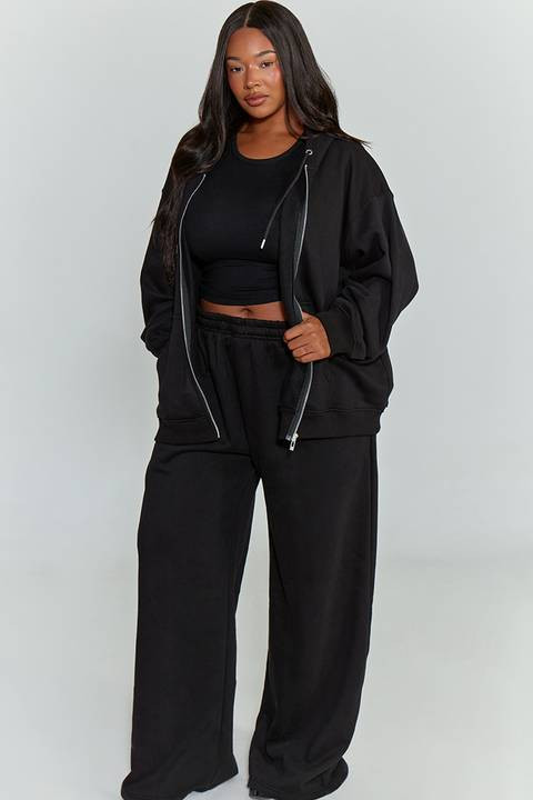 Oversized Hoodie and Wide-Leg Sweatpants Set Oversized Hoodie and Wide-Leg Sweatpants Set — Outfits for Big Hips
