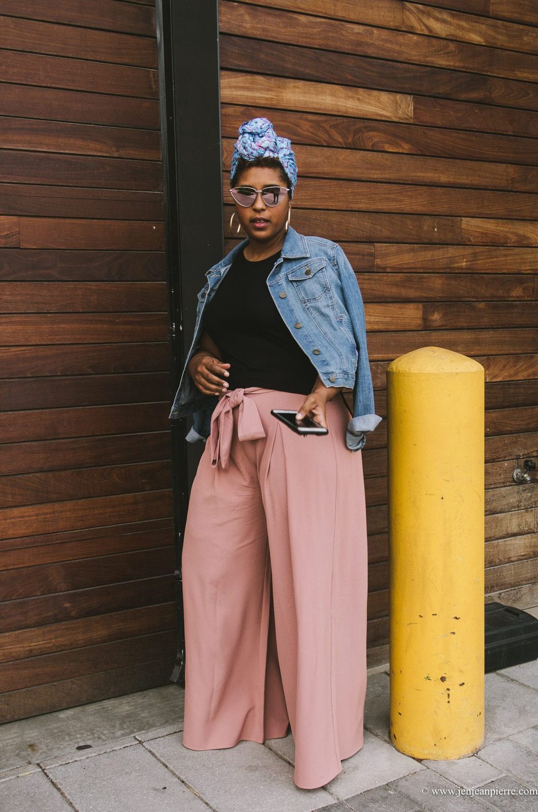 Dusty Rose Trousers for Casual Travel Style Dusty Rose Trousers for Casual Travel Style — Washington DC Outfits