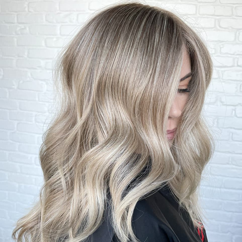 No Bangs Mid-Back Silky Beige Blonde Waves