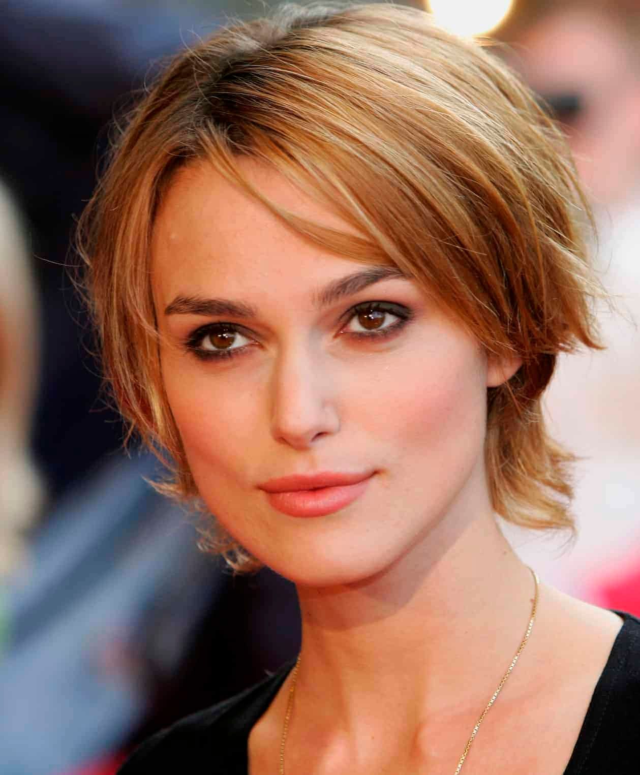 Shaggy Pixie Cut with Wispy Bangs Shaggy Pixie Cut with Wispy Bangs — Hairstyles for Diamond Faces