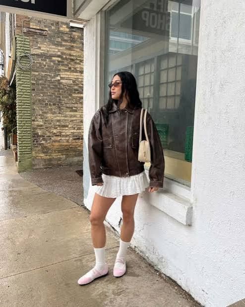Feminine Edge: Ruffled Skirt, Leather Jacket, and Pink Speedcats Feminine Edge: Ruffled Skirt, Leather Jacket, and Pink Speedcats — Puma Speedcat Outfits