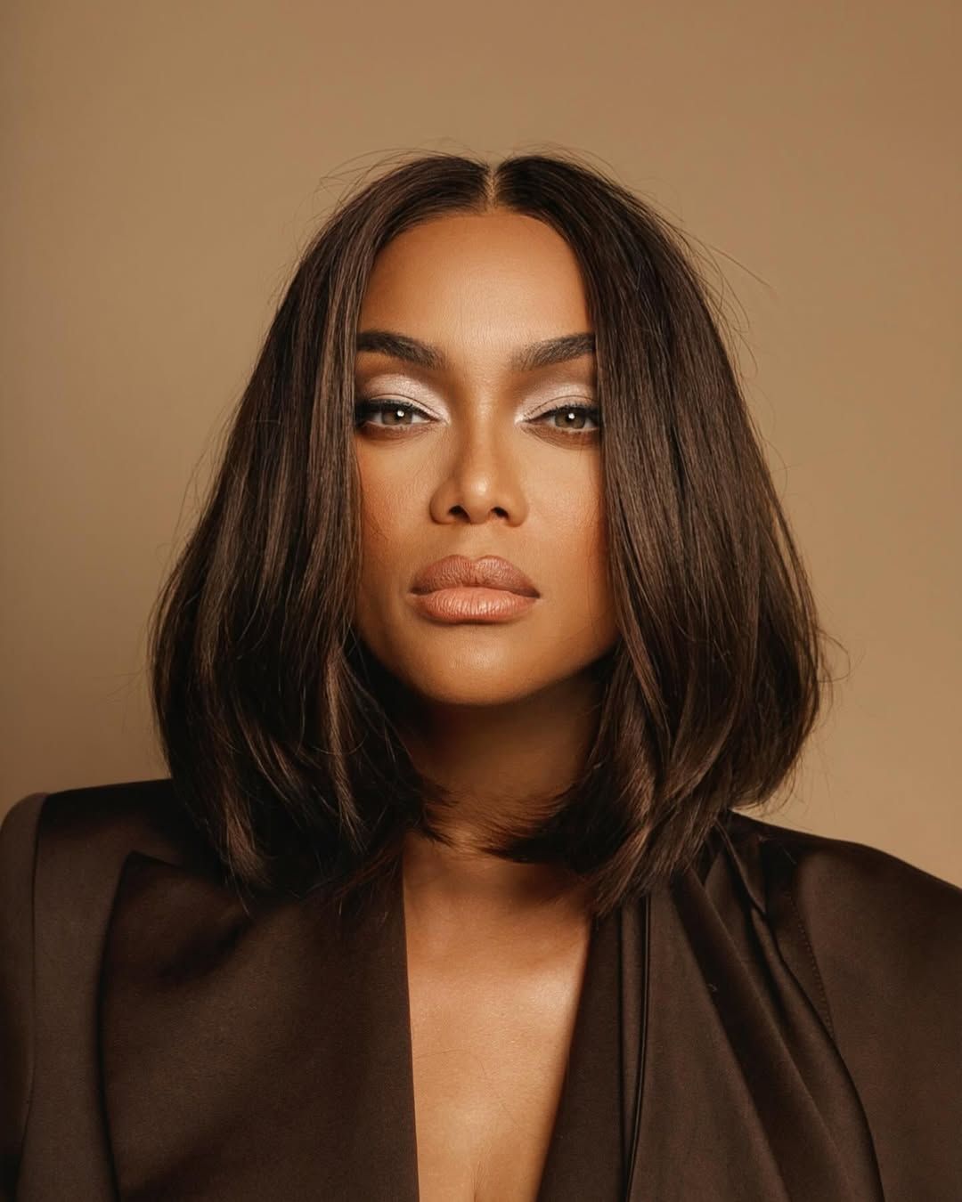 Sleek Collarbone Bob With Sharp Ends Sleek Collarbone Bob With Sharp Ends — Bob Haircuts