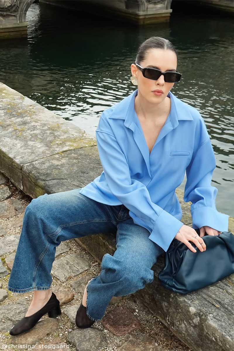 Effortless Chic: Straight Jeans with an Oversized Button-Down Effortless Chic: Straight Jeans with an Oversized Button-Down — Jeans Outfits