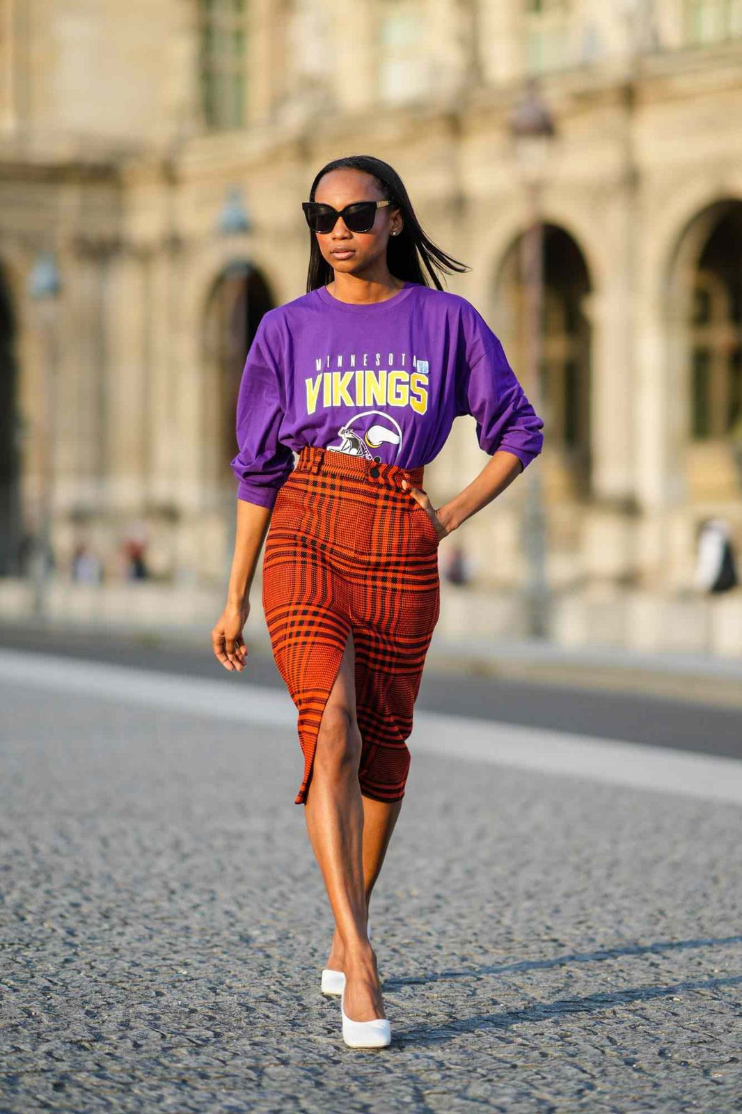 Edgy Pencil Skirt with Graphic Sweatshirt and Heels Edgy Pencil Skirt with Graphic Sweatshirt and Heels — Plaid Skirts