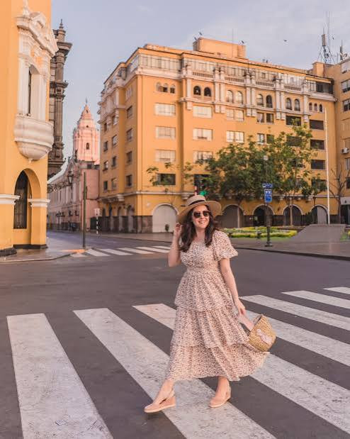 Tiered Floral Midi Dress with Straw Accessories for City Exploration — Peru Outfits