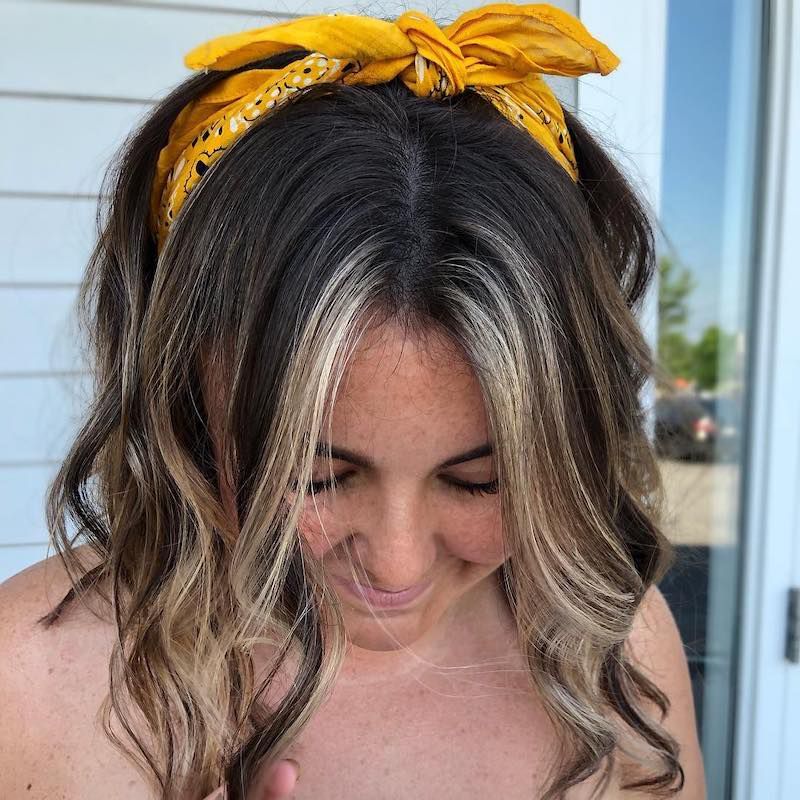 Wavy Blowout With Yellow Paisley Bandana Wavy Blowout With Yellow Paisley Bandana — Bandana Hairstyles