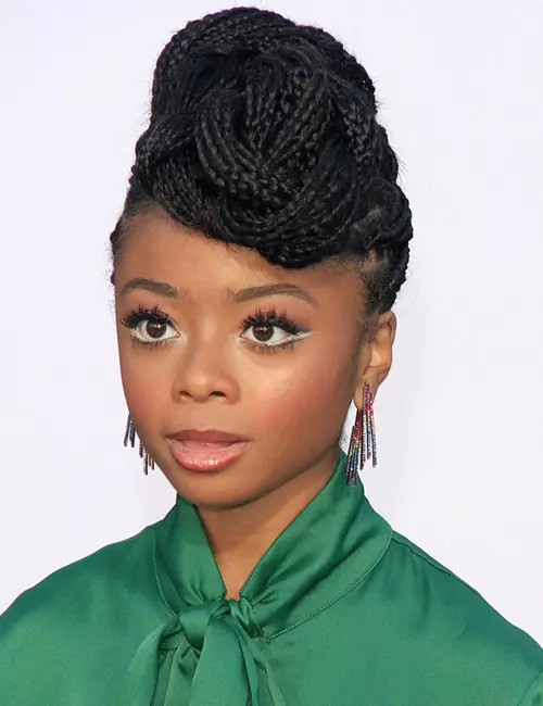 Structured Coily Crown Updo — Knotless Braids Updo