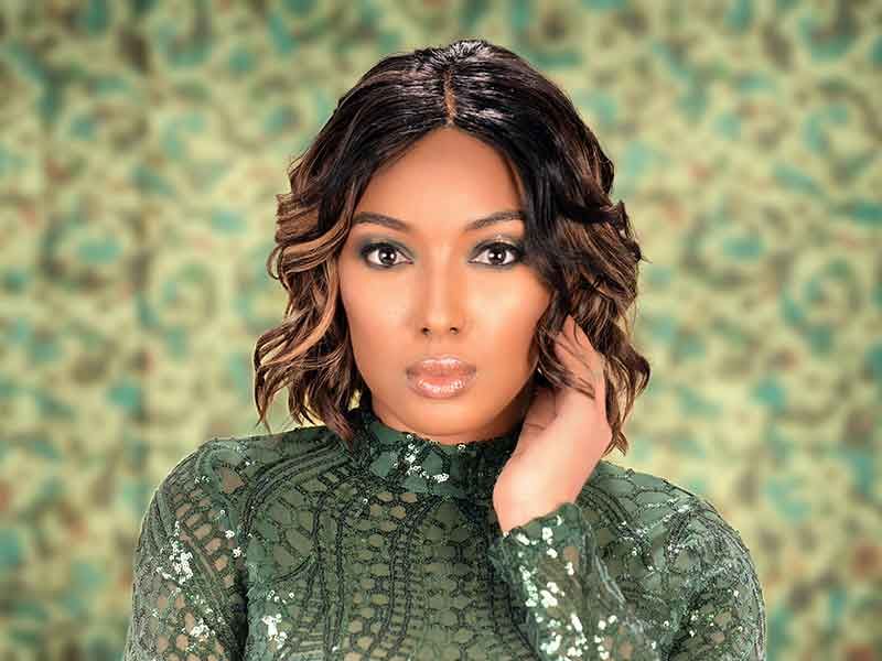 Collarbone Bob With Caramel Highlights Collarbone Bob With Caramel Highlights — Quick Weave Bob