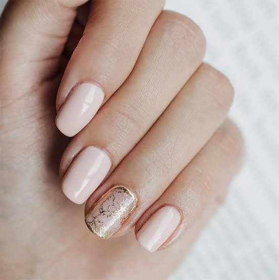 Short Nude with Gold Foil Accent Nail Short Nude with Gold Foil Accent Nail — Photoshoot Nails