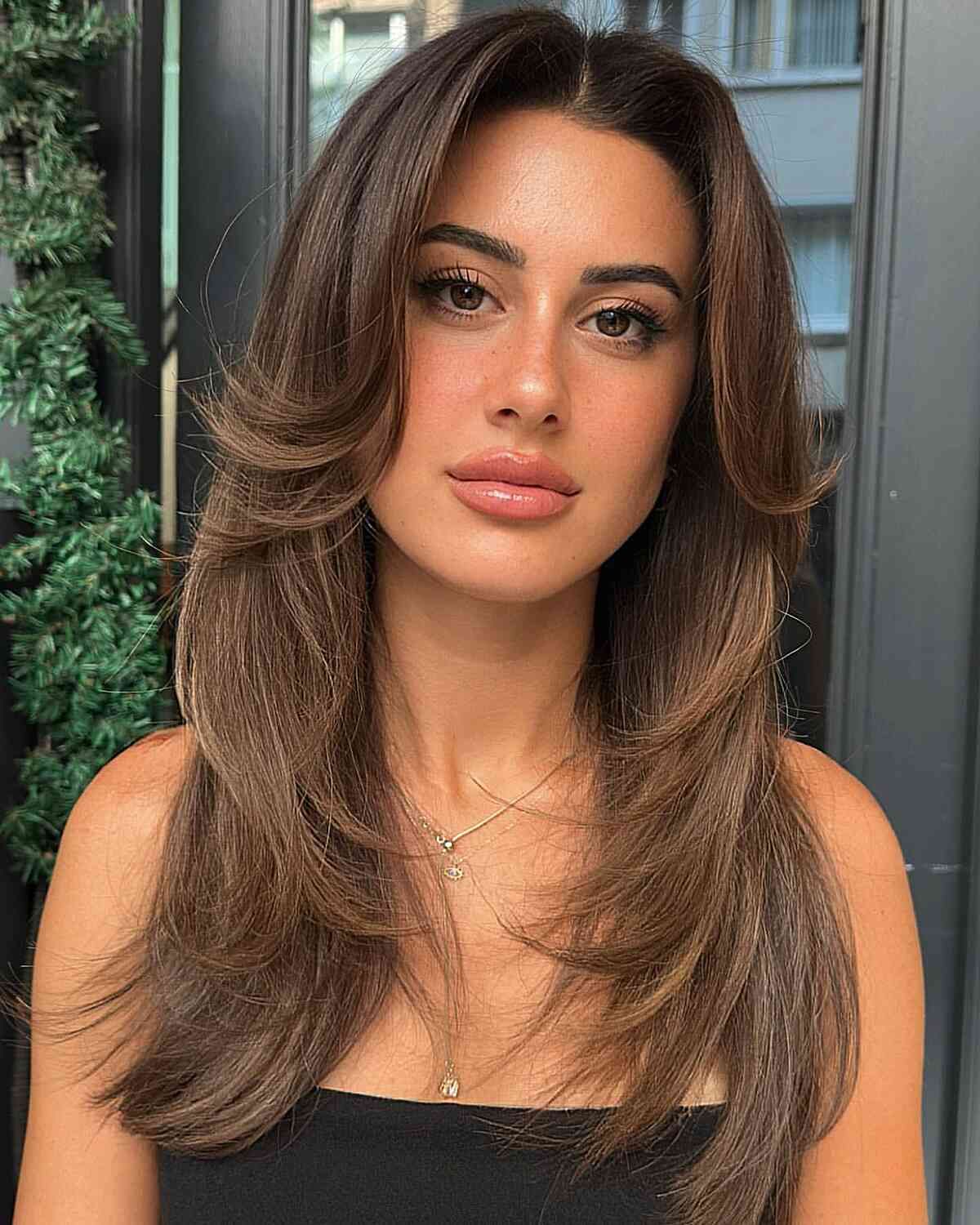 Mid-Back Layers With Voluminous Blowout Mid-Back Layers With Voluminous Blowout — Low Maintenance Haircuts