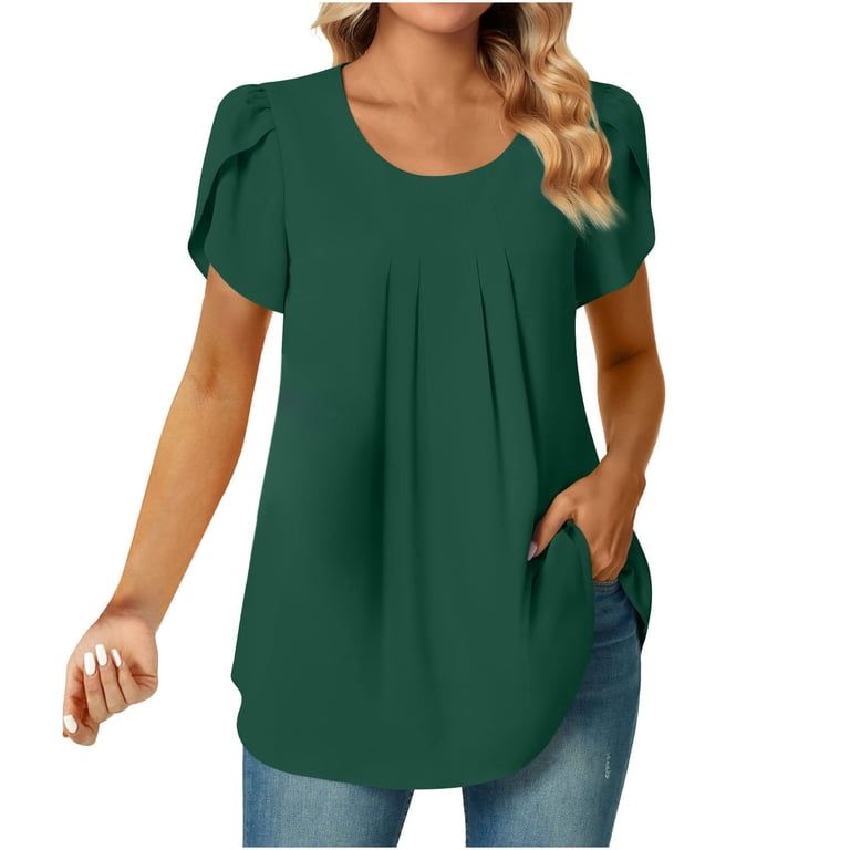 Pleated Tunic Top for a Relaxed Casual Look Pleated Tunic Top for a Relaxed Casual Look — Outfits to Hide Belly
