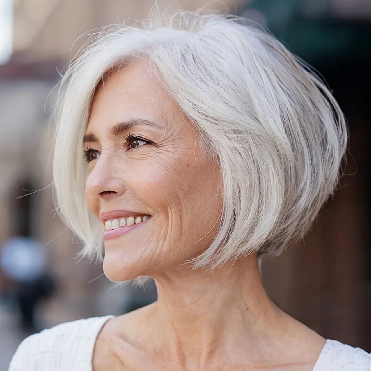 Voluminous Silver White Inverted Bob Voluminous Silver White Inverted Bob