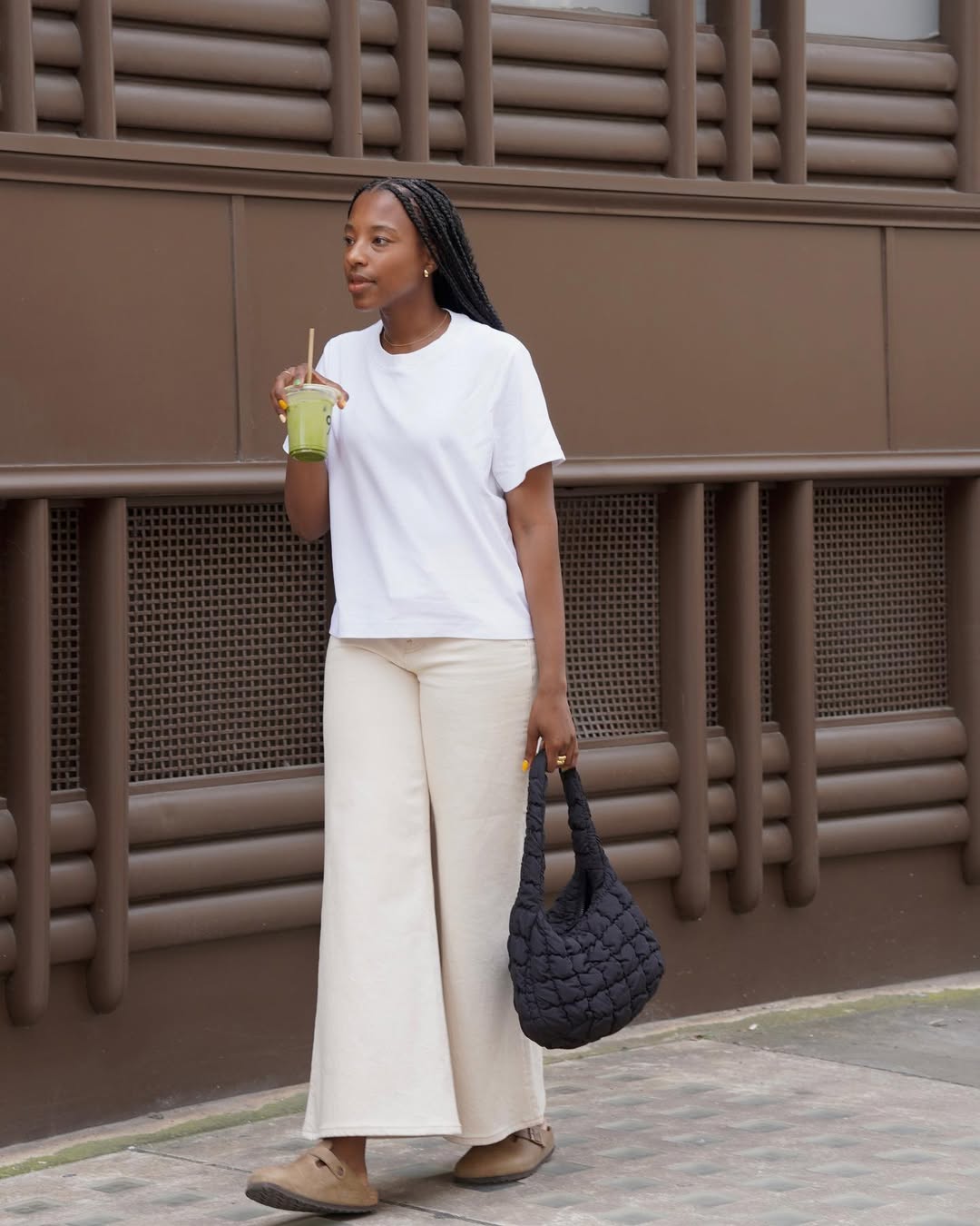 Effortless Cream Trousers with Tan Clogs for a Day Out Effortless Cream Trousers with Tan Clogs for a Day Out — Birkenstock Outfits