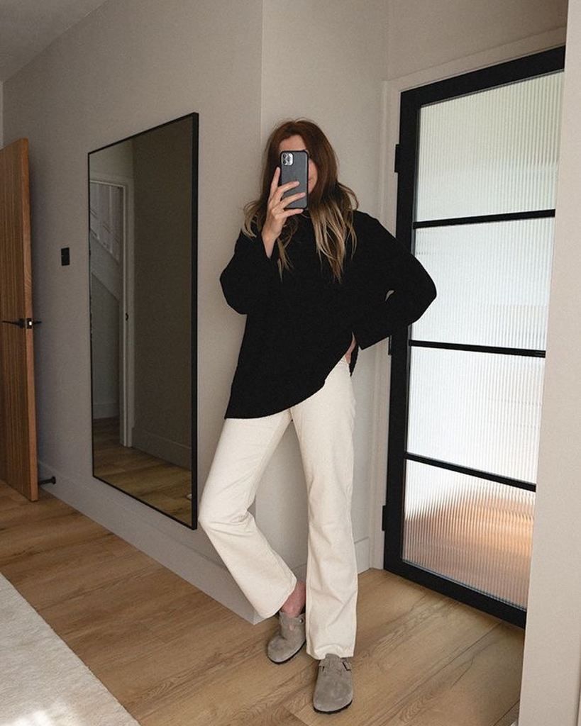 Oversized Top and Wide-Leg Trousers with Grey Birkenstock Bostons Oversized Top and Wide-Leg Trousers with Grey Birkenstock Bostons — Birkenstock Boston Outfits