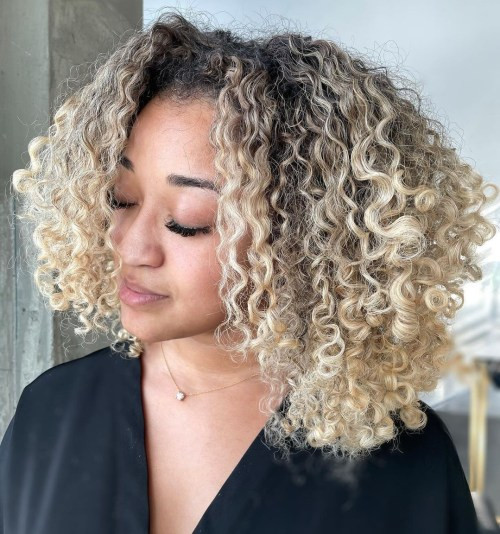 Collarbone Visual Idea Collarbone Visual Idea — Blonde Curly Hair