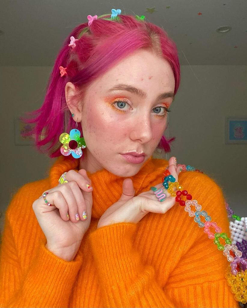 Hot Pink Bob with Blunt Bangs and Butterfly Clips — Y2K Hairstyles