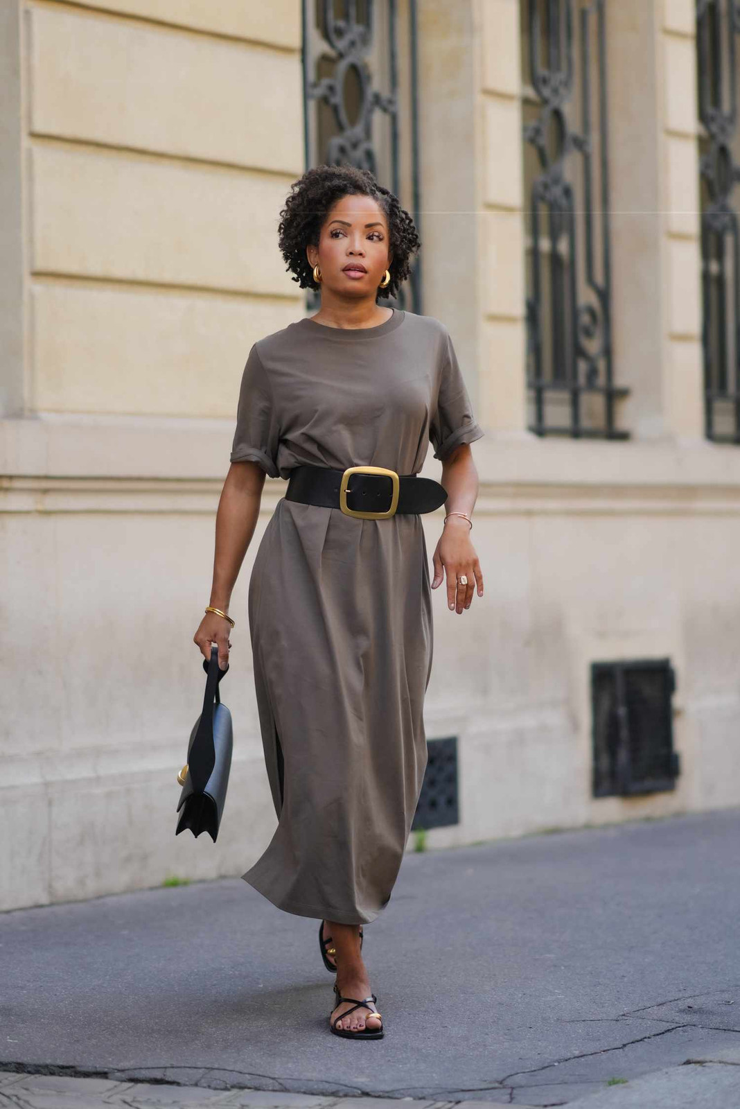 Olive Green T-Shirt Dress with Statement Belt Olive Green T-Shirt Dress with Statement Belt — Anniversary Dinner Outfits