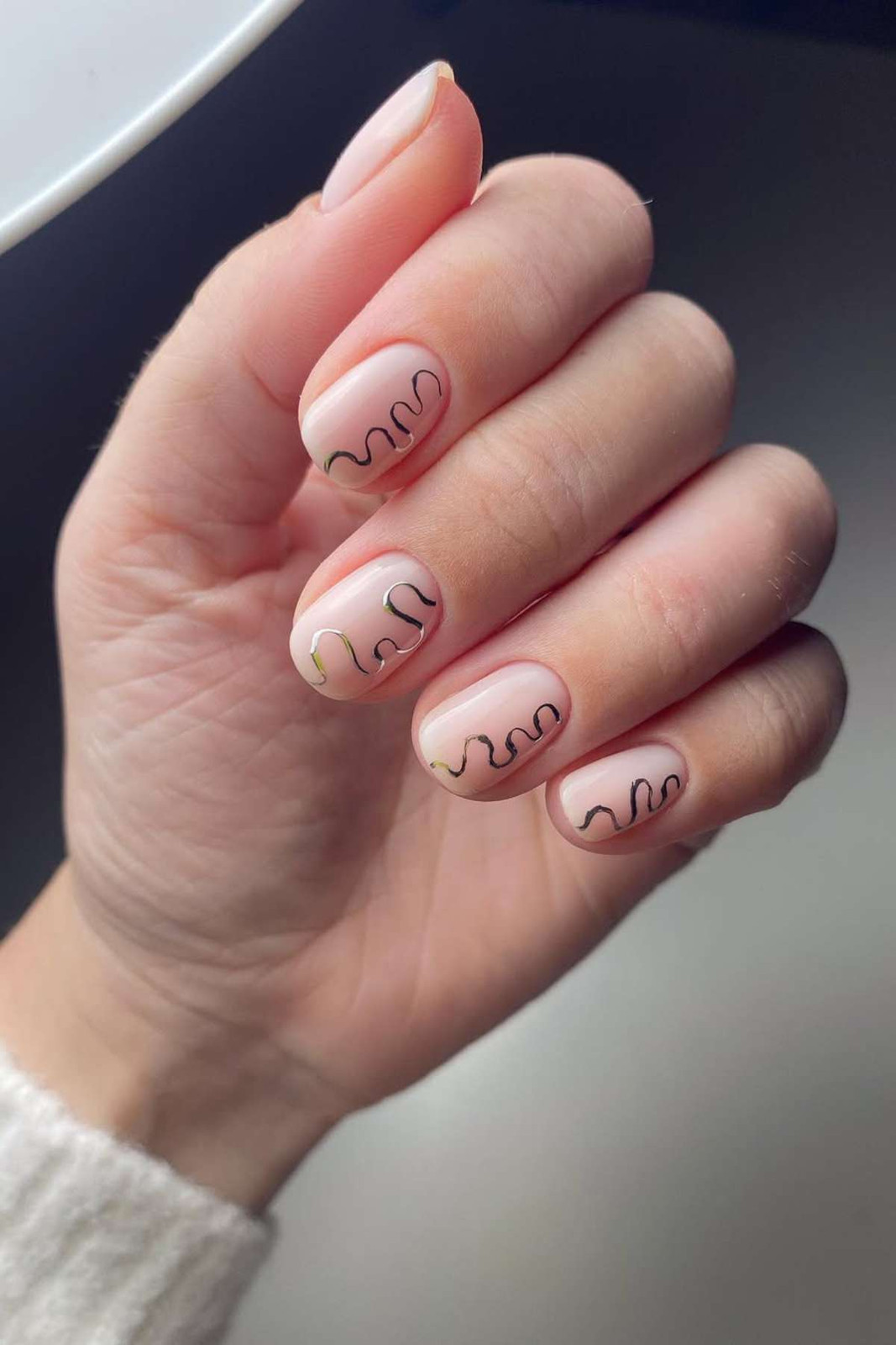 Visual Idea Visual Idea — Line Art Nails