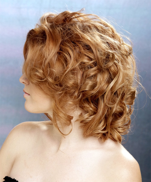 Shoulder Visual Idea Shoulder Visual Idea — Light Auburn Hair