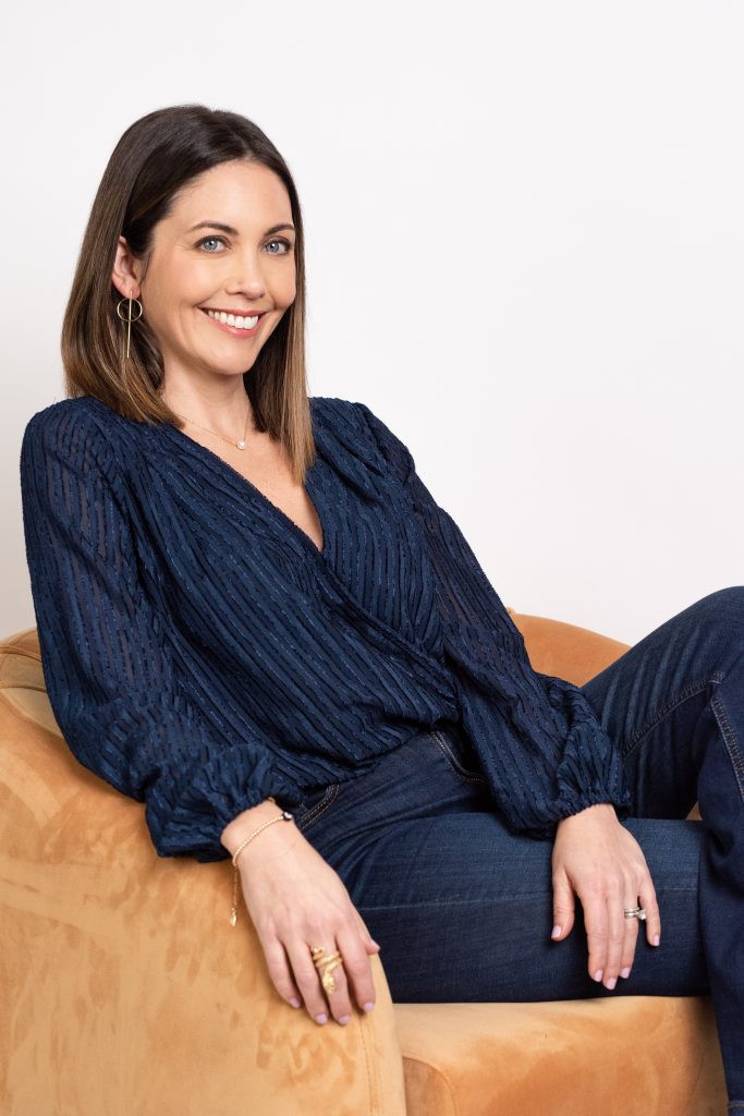 Textured Navy Blouse with Dark Jeans Textured Navy Blouse with Dark Jeans — Real Estate Agent Outfits