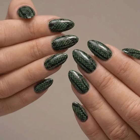 Full Snake Print On All Nails Visual Idea Full Snake Print On All Nails Visual Idea — Snake Print Nails