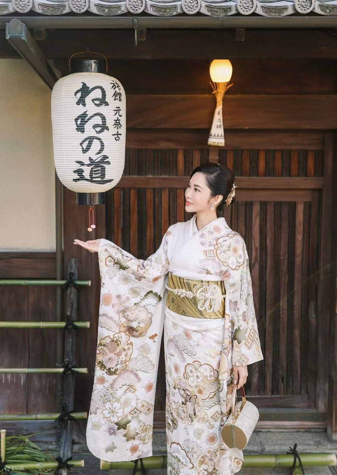 Elegant Silk Kimono for a Traditional Kyoto Experience — Kyoto Outfits