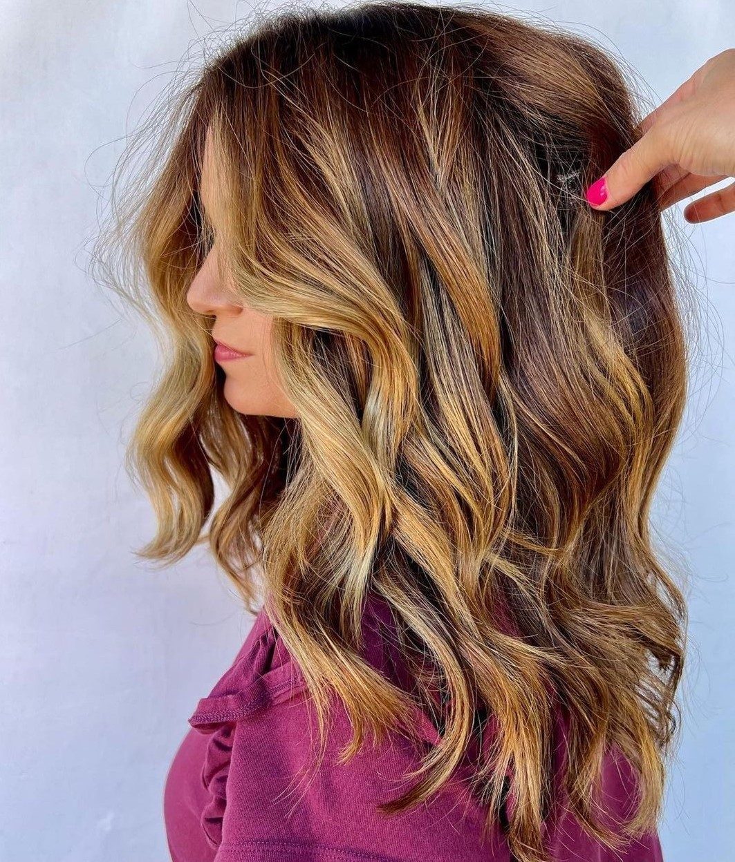 Collarbone Waves with Blonde Balayage — Wavy Hairstyles