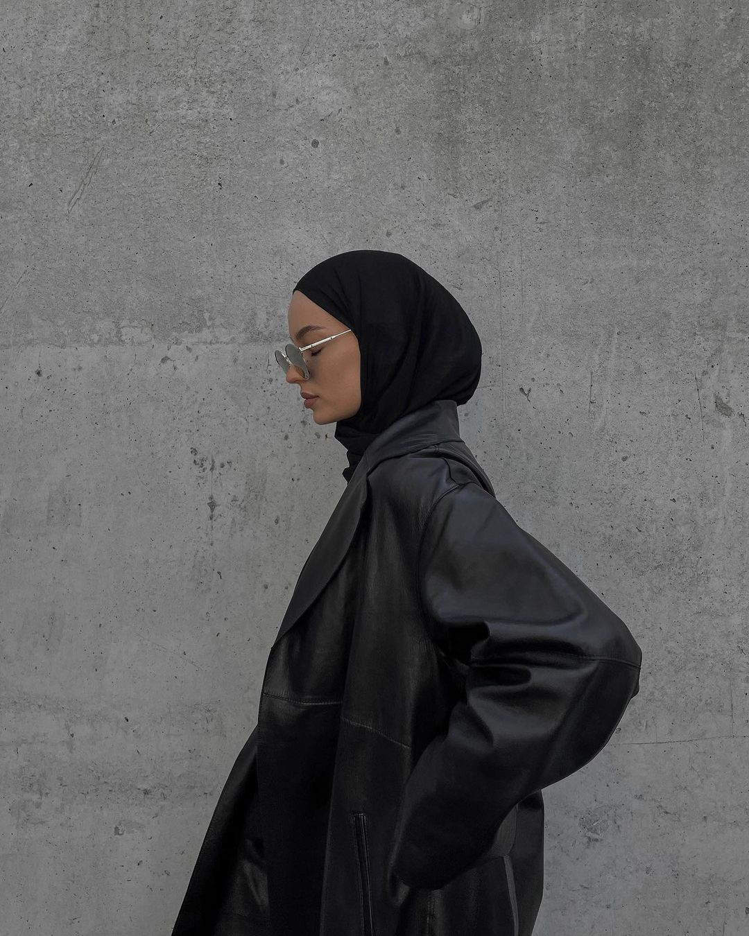 Monochromatic Black Outfit with Leather Coat and Hijab — Hijab Outfits
