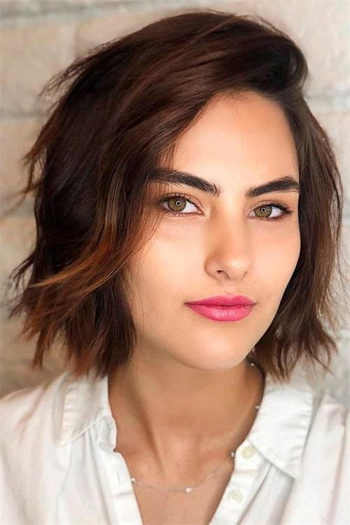 Textured Jaw Bob with Auburn Highlights Textured Jaw Bob with Auburn Highlights — Haircuts for Diamond Faces