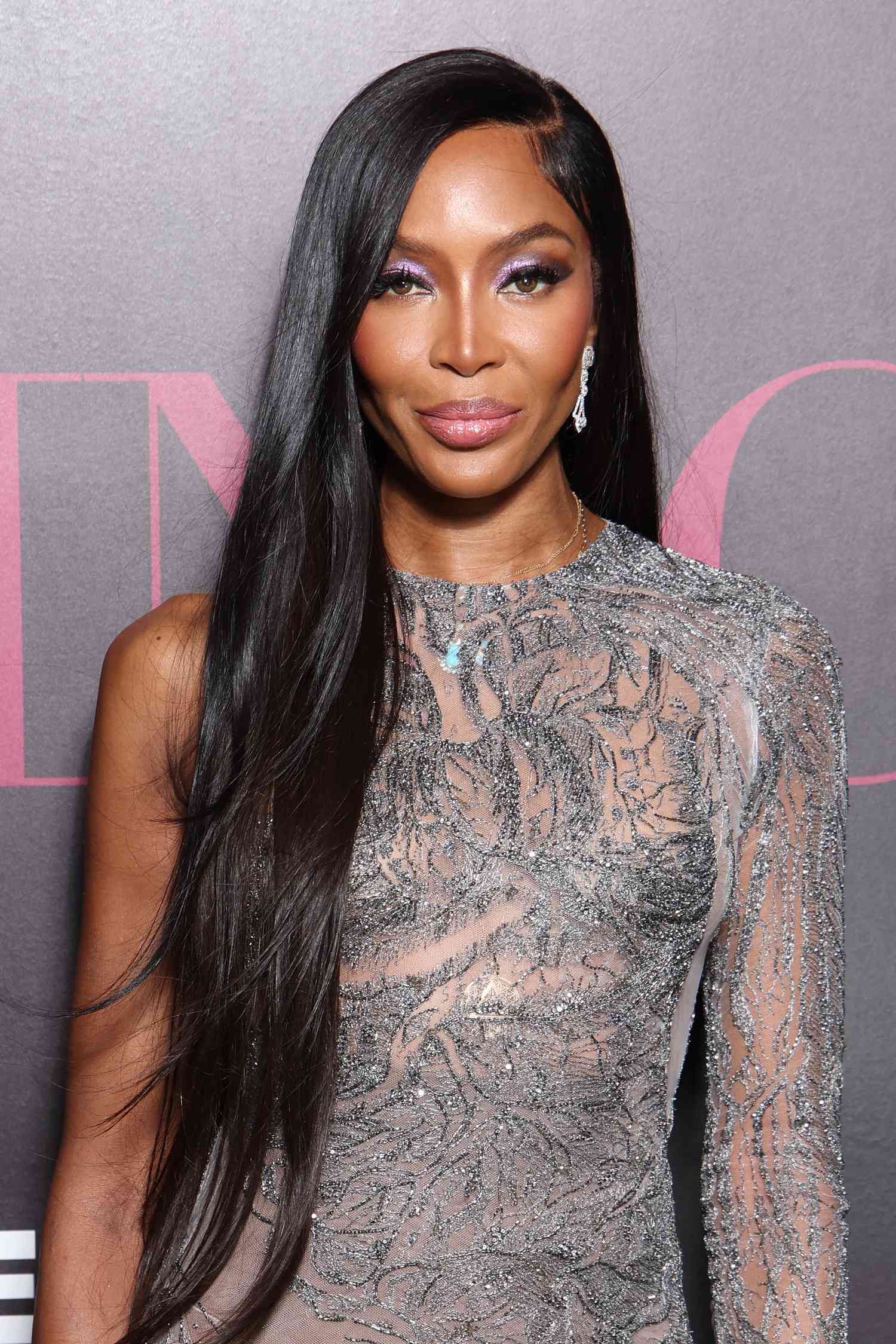 Sleek Mid-Back Straight Black Hair With Side Part Sleek Mid-Back Straight Black Hair With Side Part — Side Part Hairstyles