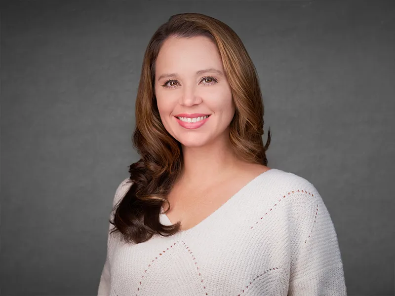 Textured Comfort: White V-Neck Sweater for a Cozy Professional Vibe — Headshot Outfits
