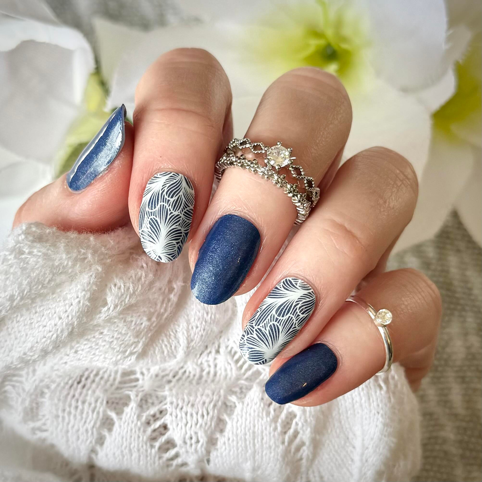 Deep Blue Geometric Accent Overlay Nails Deep Blue Geometric Accent Overlay Nails