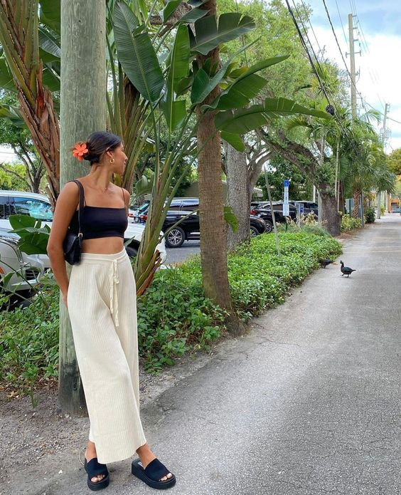 Monochromatic Cream and Black Vacation Set — Costa Rica Outfits