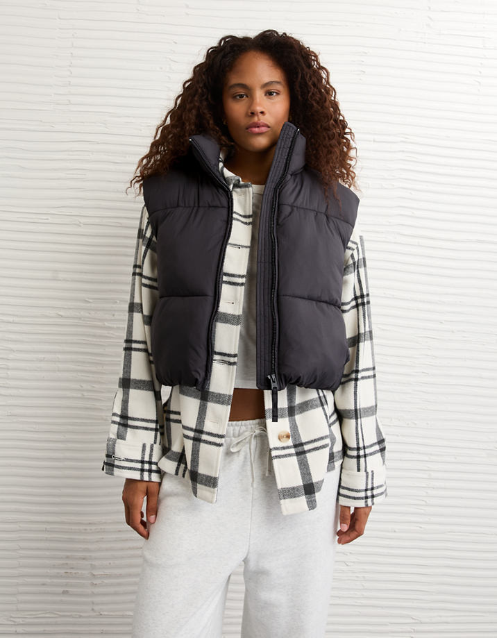 Oversized Black Puffer Vest for Casual Outdoor Style Oversized Black Puffer Vest for Casual Outdoor Style — Vests