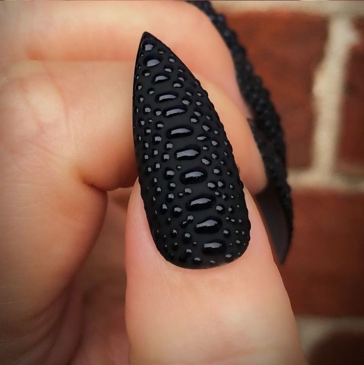 Matte Black 3D Snake Scale Stiletto Matte Black 3D Snake Scale Stiletto — Snake Print Nails