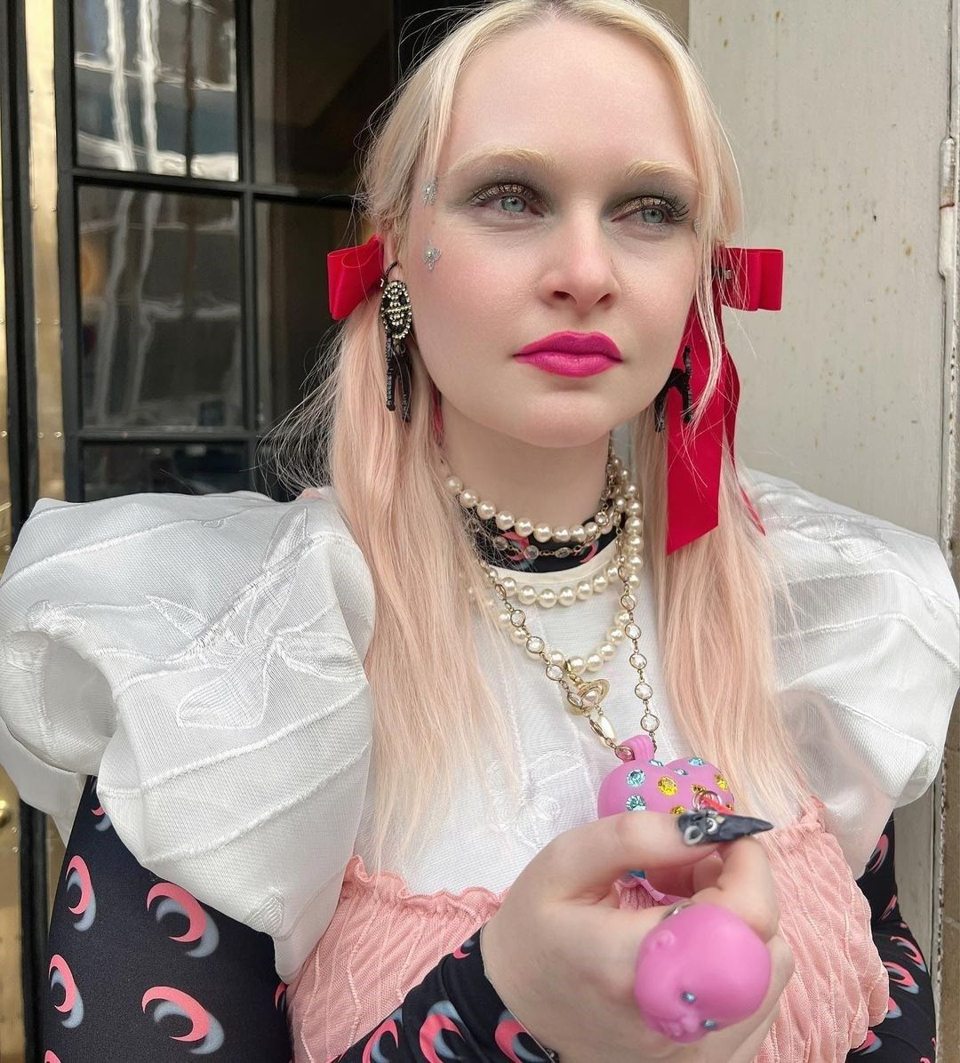 Pink Blonde Visual Idea Pink Blonde Visual Idea — Coquette Hairstyles