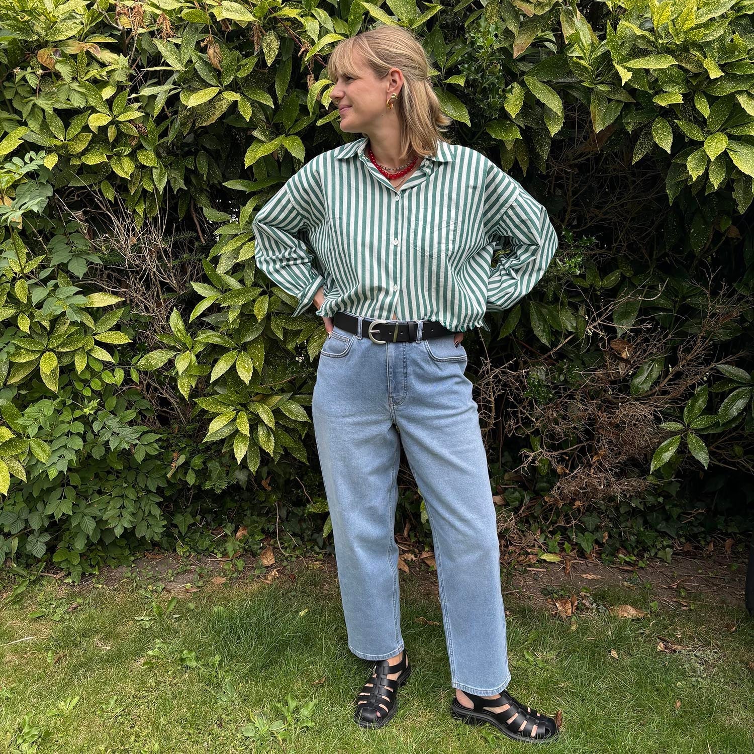 Light Wash Mom Jeans with a Striped Button-Down Light Wash Mom Jeans with a Striped Button-Down