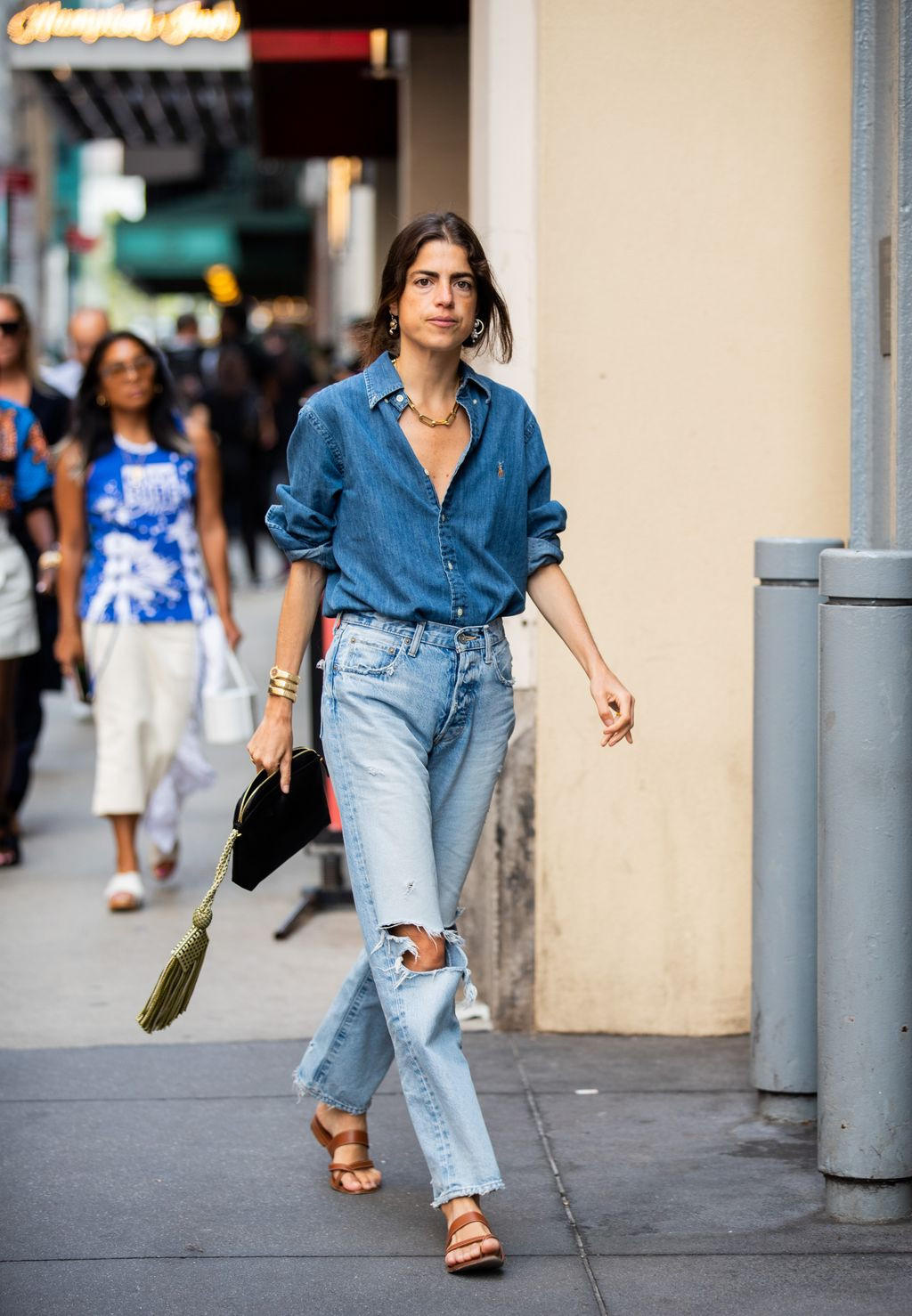 Light-Wash Ripped Jeans with Denim Shirt and Gold Accessories Light-Wash Ripped Jeans with Denim Shirt and Gold Accessories — Ripped Jeans Outfits