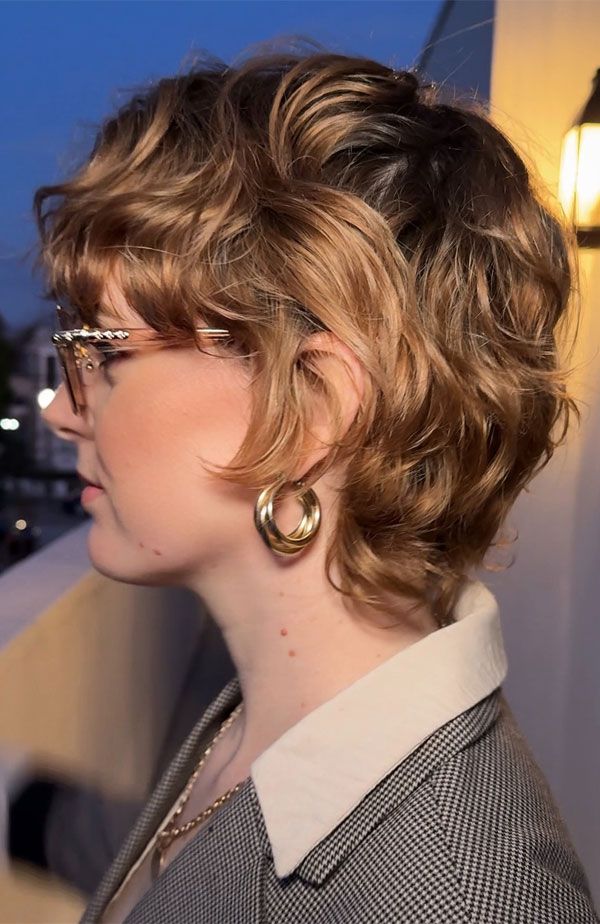 Honey Blonde Shag With Choppy Bangs — Haircuts for Wavy Hair