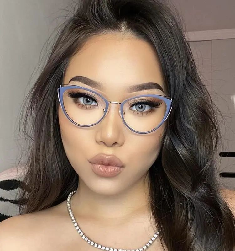 Light Blue Cat-Eye Sunglasses with Gold Accents — Sunglasses for Heart Shaped Face
