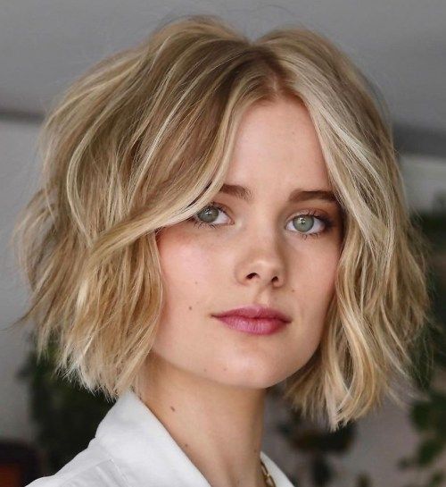 Collarbone Visual Idea Collarbone Visual Idea — Bob with Curtain Bangs