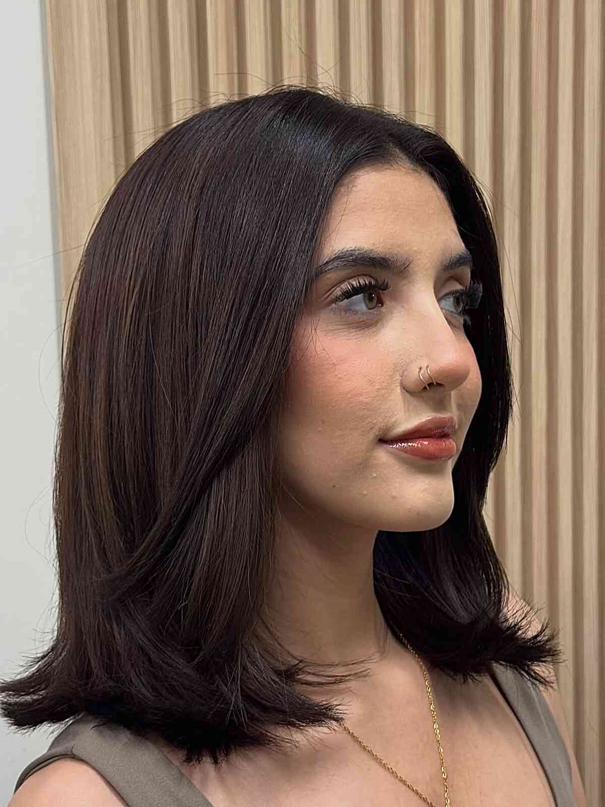 Sleek Side Part Blunt Chin Bob Sleek Side Part Blunt Chin Bob — Straight Hairstyles