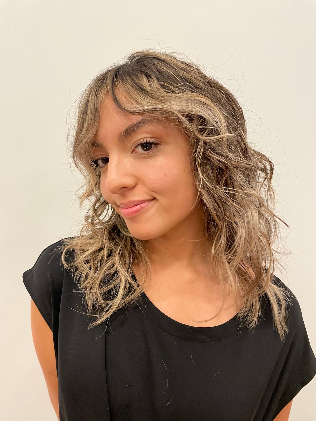 Shaggy Collarbone Cut with Curtain Bangs Shaggy Collarbone Cut with Curtain Bangs — Wash and Go Haircuts