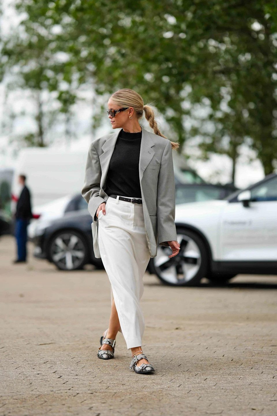 Comfortable Sophistication: Grey Blazer with Black Top and White Trousers — Therapist Outfits